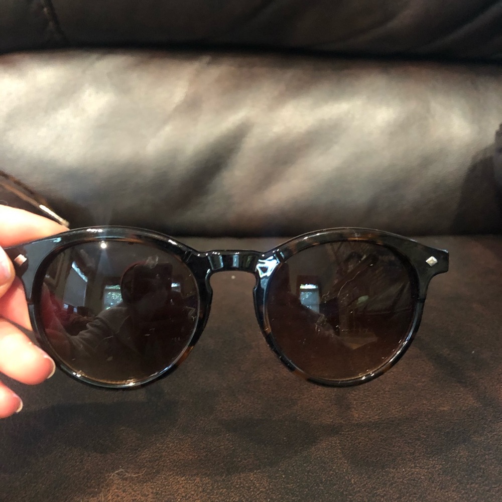 Brown sunglasses